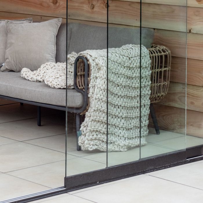 Glazen schuifwand Deluxe A, zwart, inclusief RVS knop, tochtstrip en meenemers (1058486)