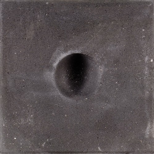 Knikkertegel 30x30x6cm Zwart
